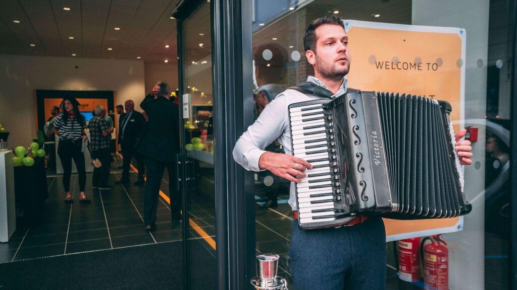 Accordion artist management