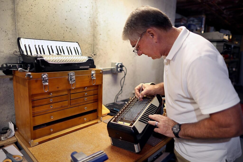 Accordion repair maintenance