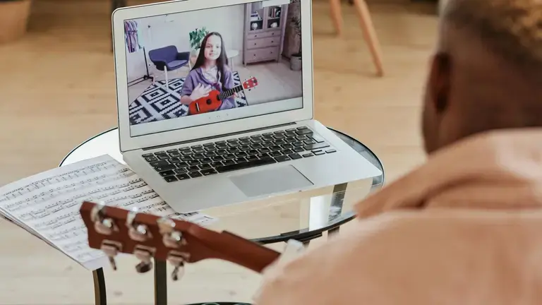 Comprehensive music course and instrument training