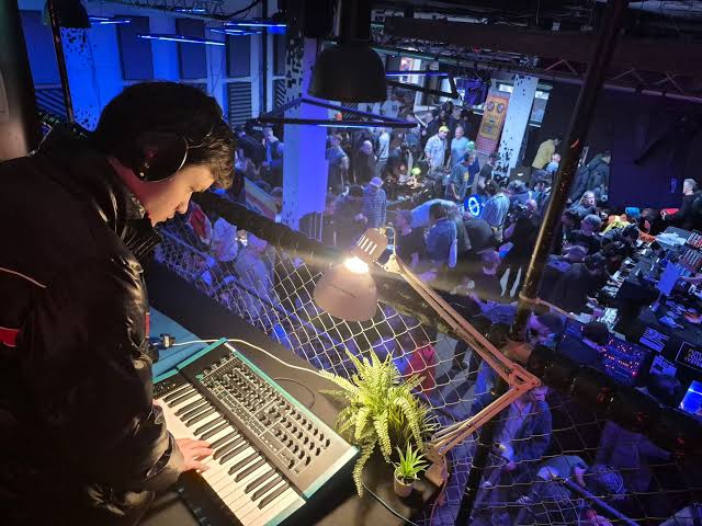 Synthesizer live performance mumbai
