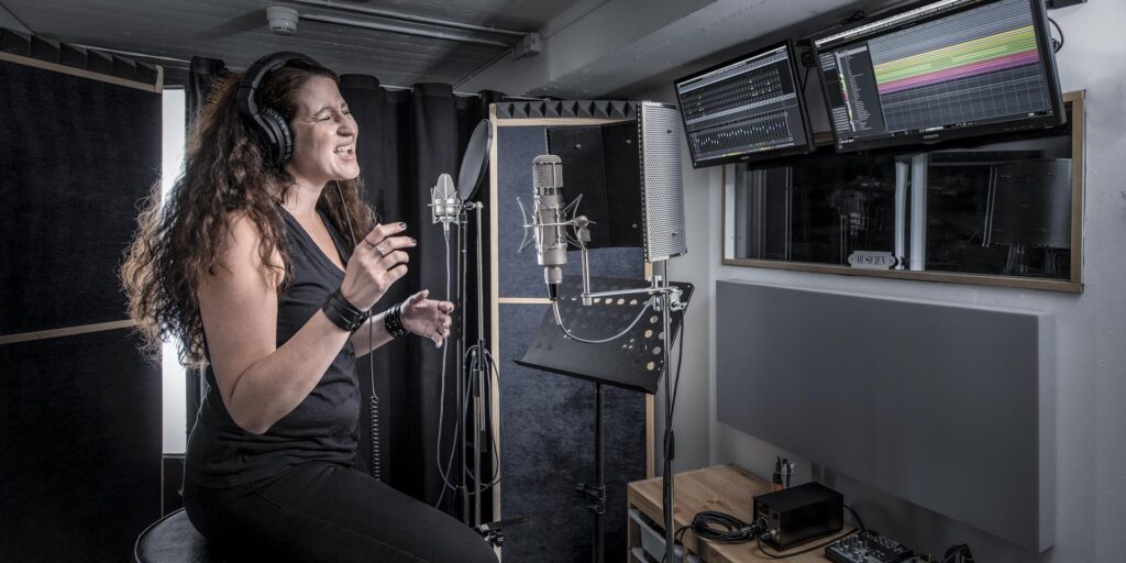 Working professional singer soulful music academy
