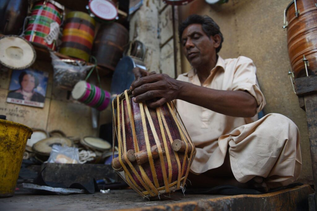 Dholak repair maintenance